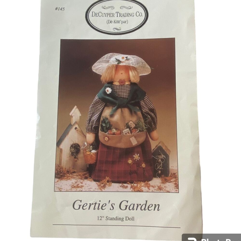 Vintage DeCuyper Trading Co 145 Pattern Gerties Garden Kitchy Novelty Doll Cabin